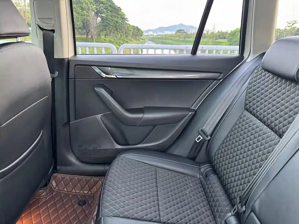 Skoda Octavia 2020 — фото 18