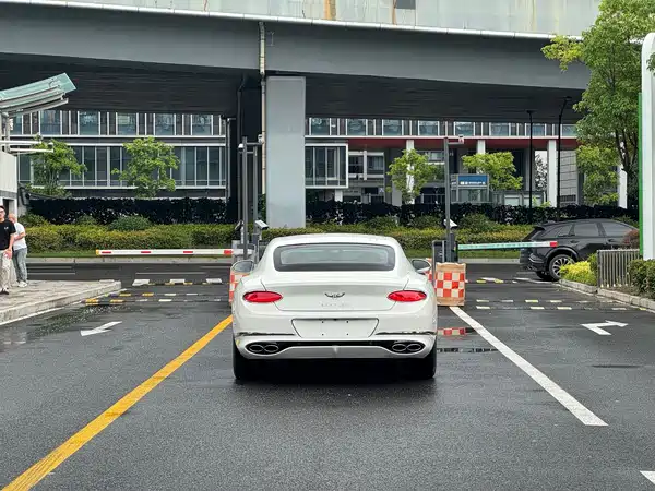 Bentley Continental 2021