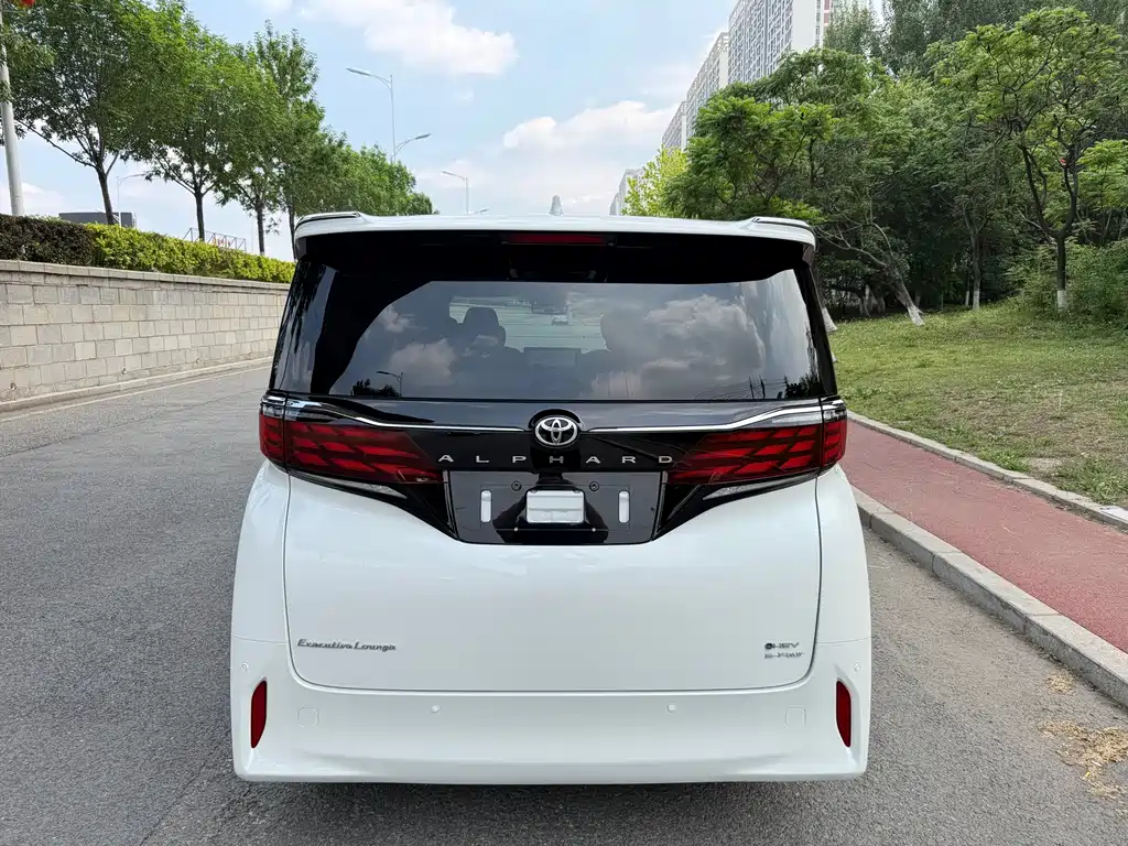 Toyota Alphard 2025 — фото 5