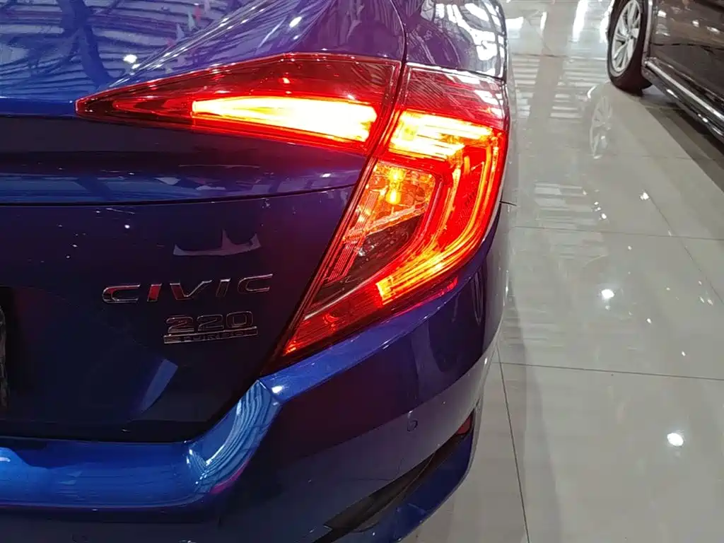 Honda Civic 2020 — фото 8