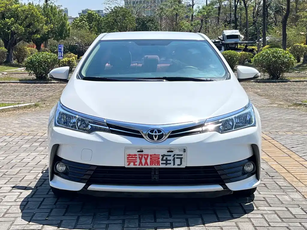 Toyota Corolla 2017 — фото 2