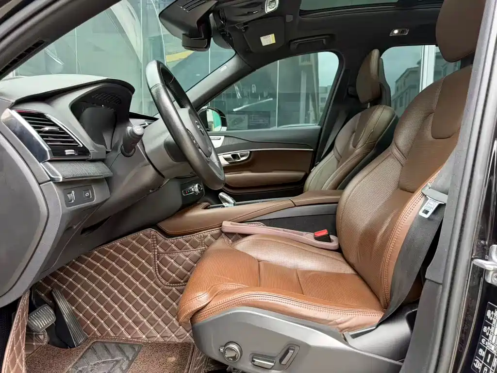 Volvo XC90 2021