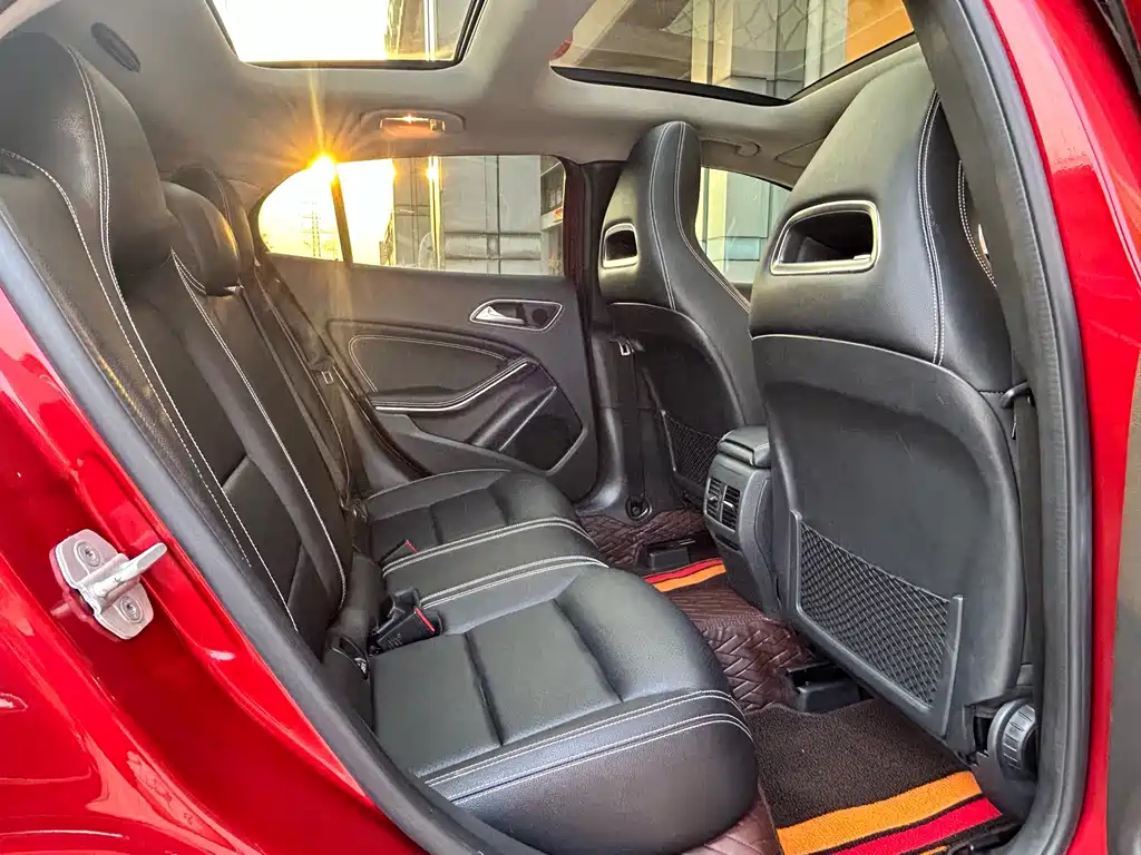 Mercedes-Benz GLA 2018 — фото 13