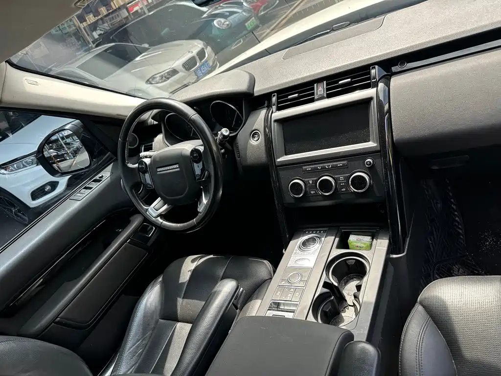 Land Rover Discovery 2019 — фото 10