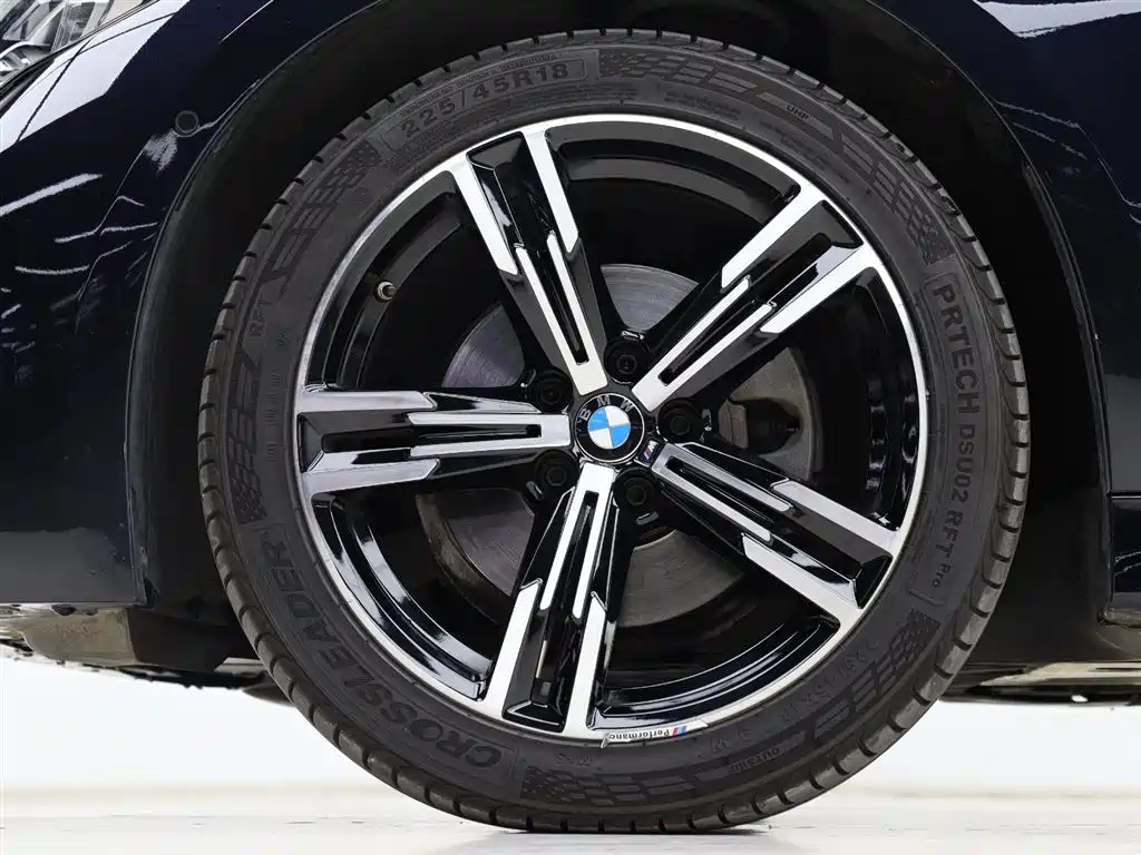 BMW 3 Series 2024 — фото 28