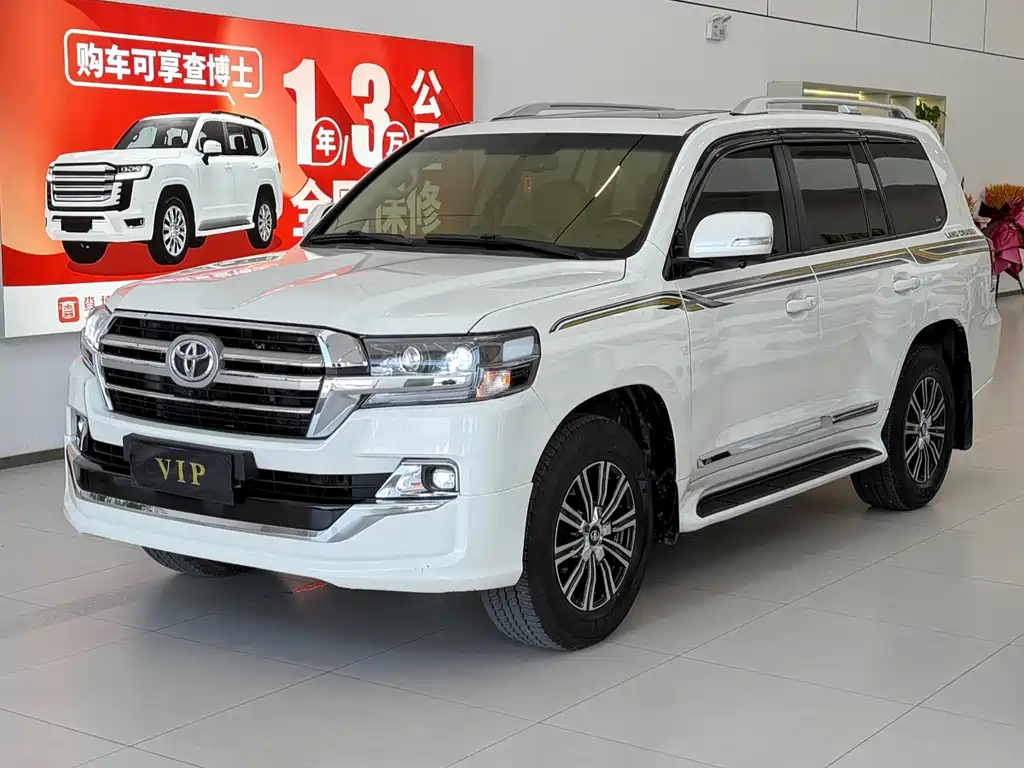 Toyota Land Cruiser 2014 — фото 1