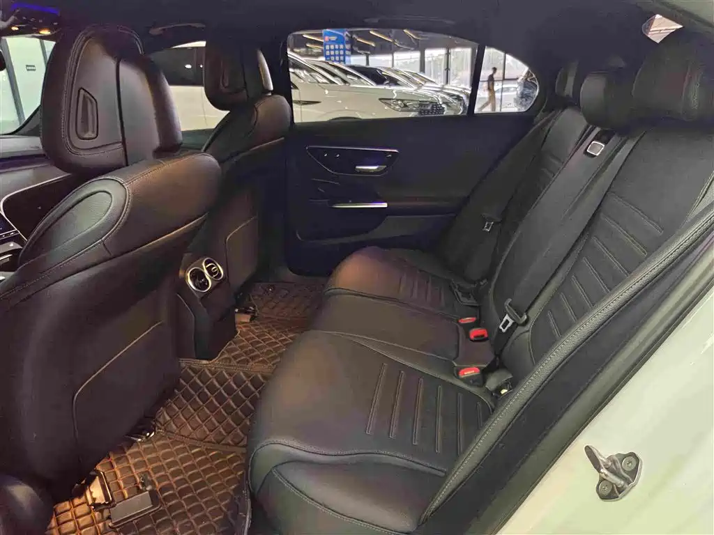 Mercedes-Benz C-Class 2022 — фото 11