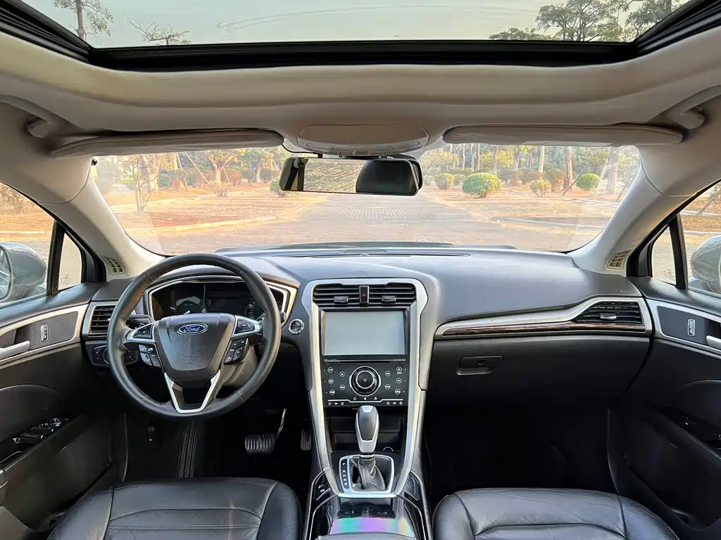 Ford Mondeo 2014 — фото 12
