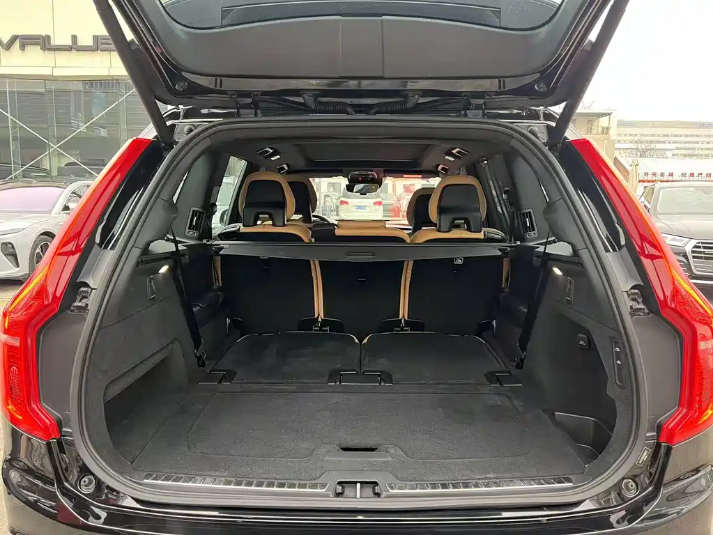 Volvo XC90 2017 — фото 28