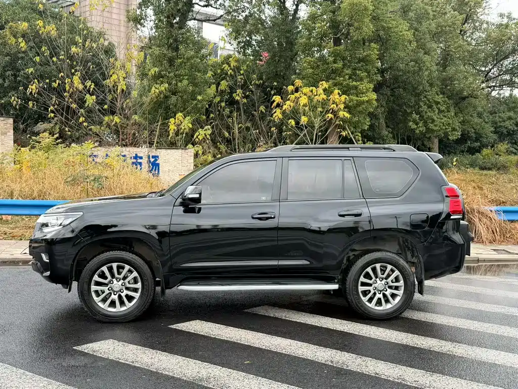 Toyota Prado 2019 — фото 3