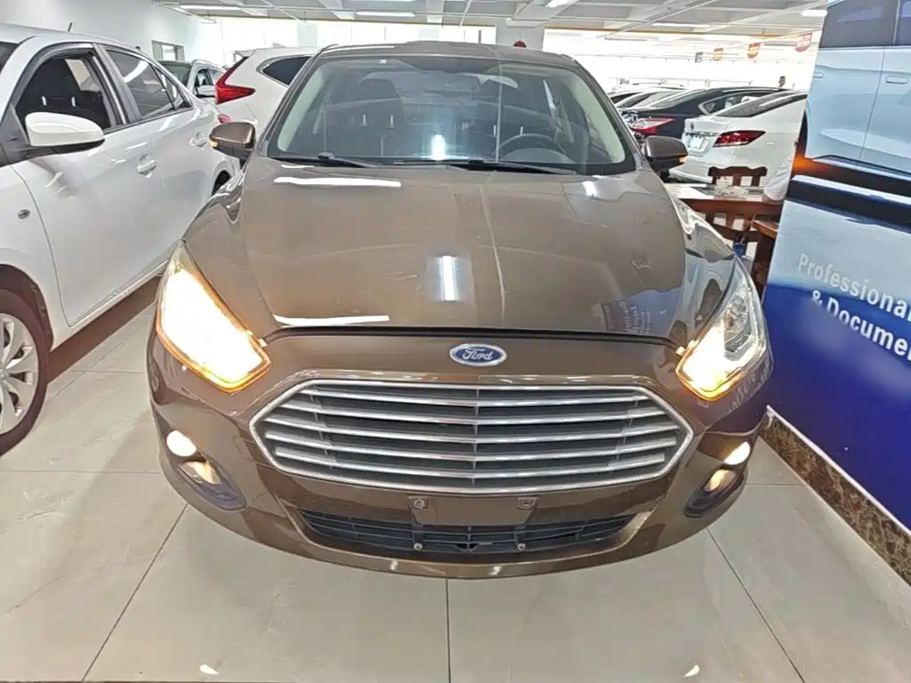 Ford Escort 2015