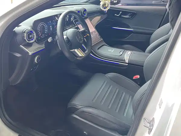 Mercedes-Benz C-Class 2024