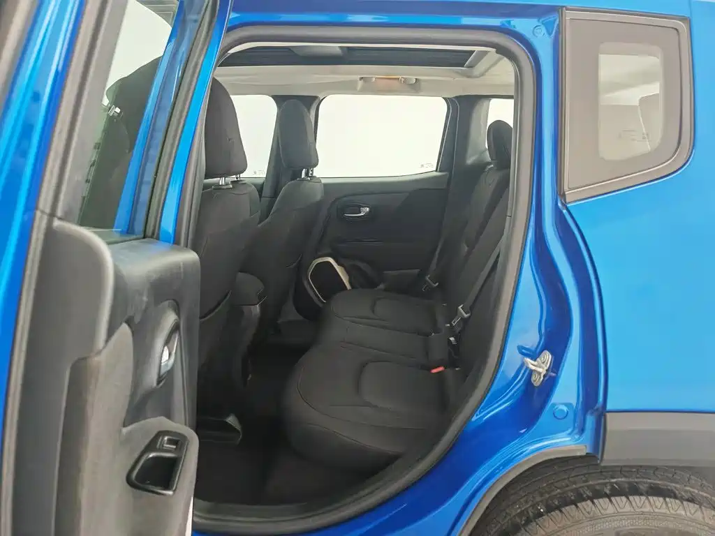 Jeep Freeman 2018 — фото 15