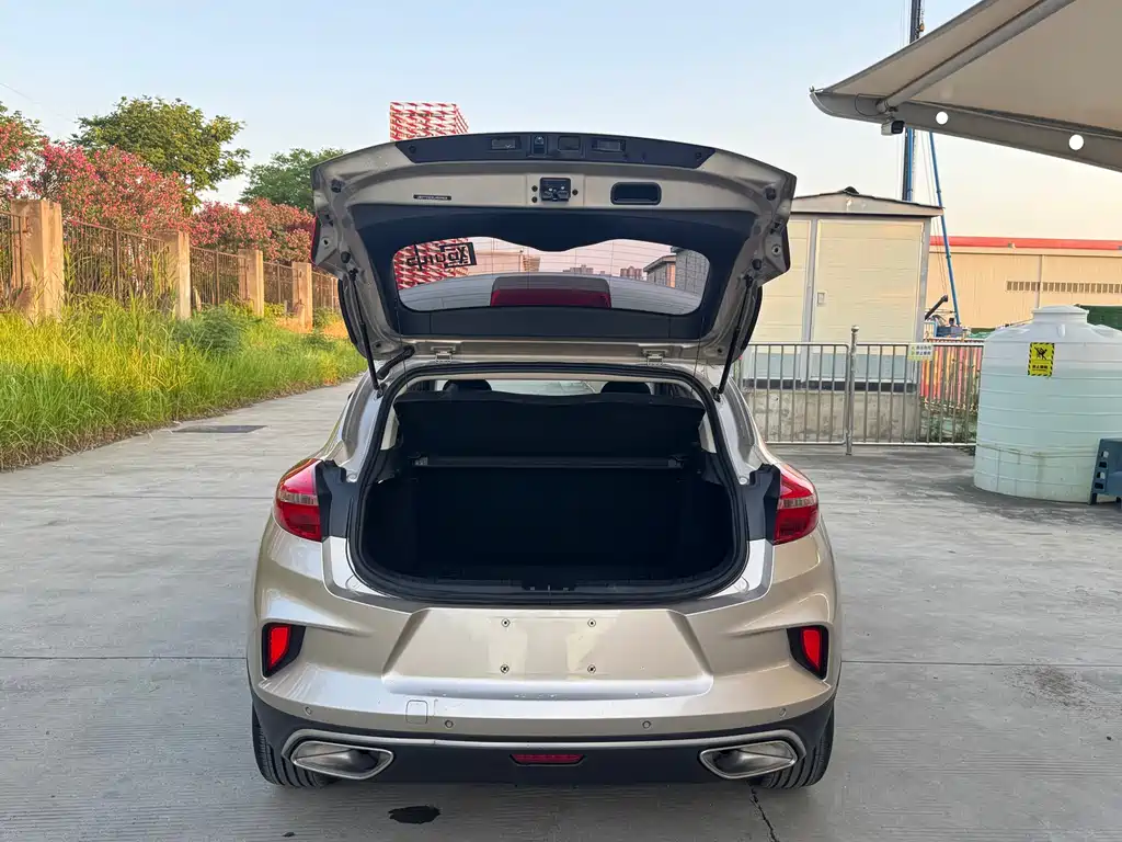 Geely Emgrand GS 2020 — фото 8