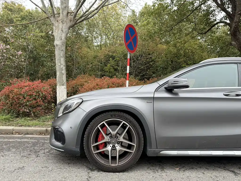 Mercedes-Benz GLA AMG 2018 — фото 4