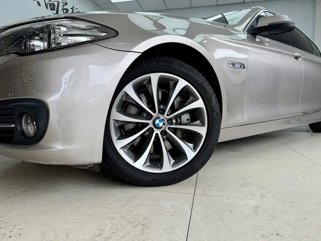 BMW 5 Series 2016 — фото 19