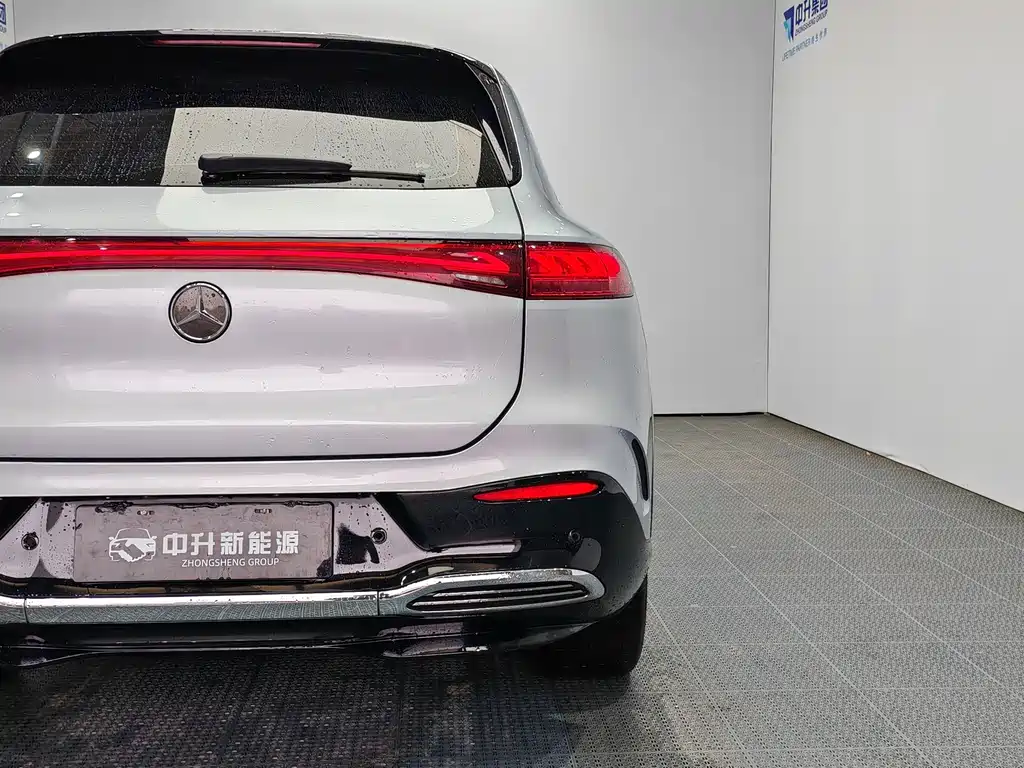 Mercedes-Benz EQS SUV 2023 — фото 21