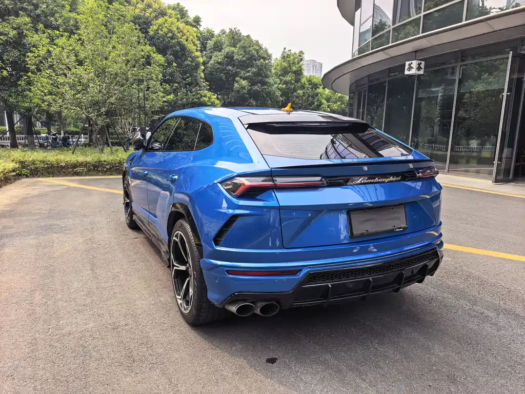 Lamborghini Urus 2019 — фото 20