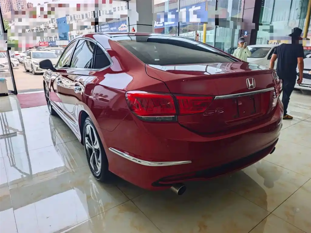 Honda Spirior 2015 — фото 5