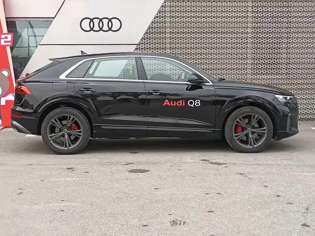 Audi Q8 2024 — фото 6