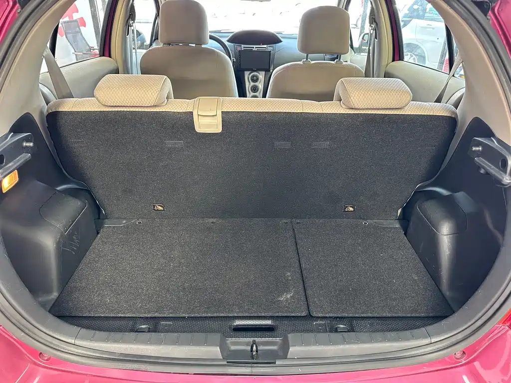 Toyota Yaris L 2008