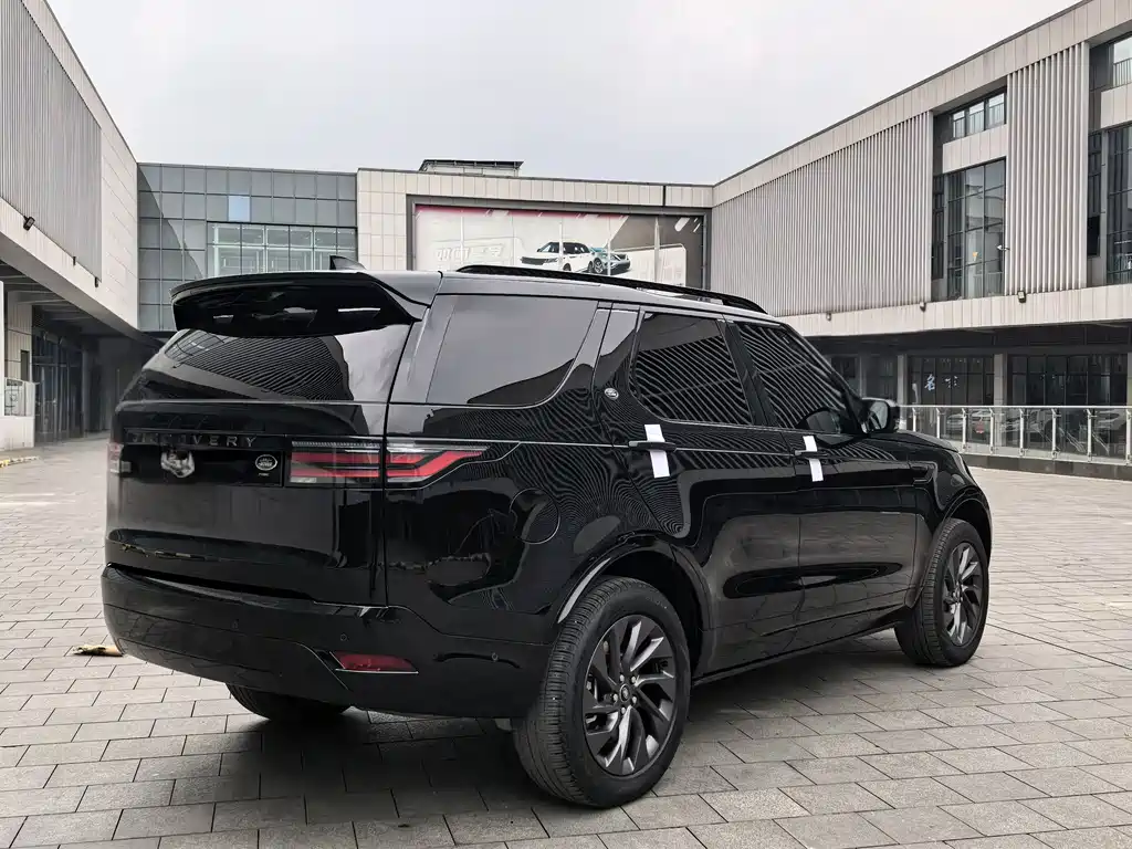 Land Rover Discovery 2023 — фото 23