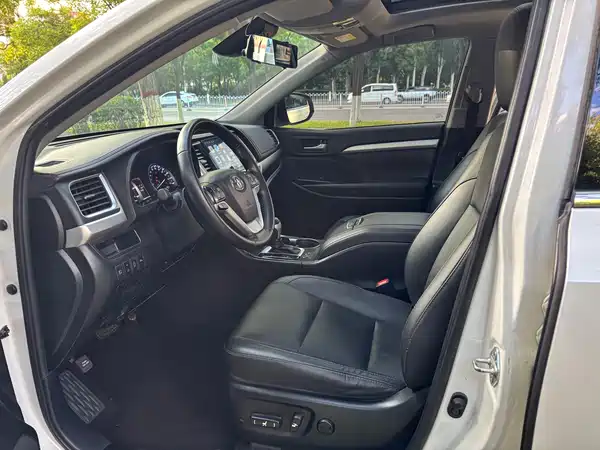 Toyota Highlander 2021