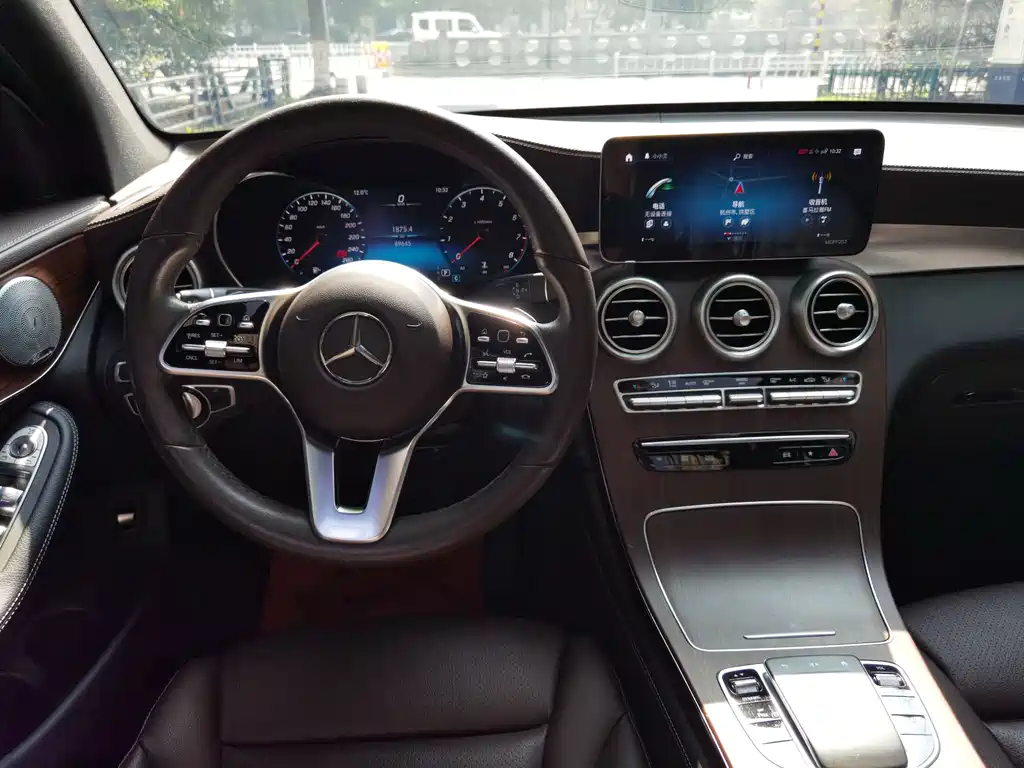 Mercedes-Benz GLC 2021 — фото 13