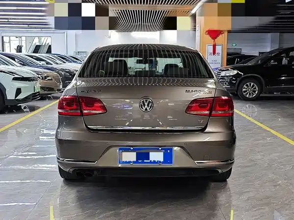 Volkswagen Magotan 2012
