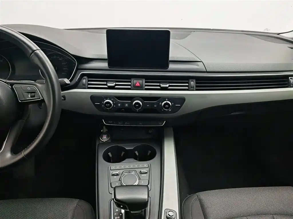 Audi A4L 2020 — фото 12