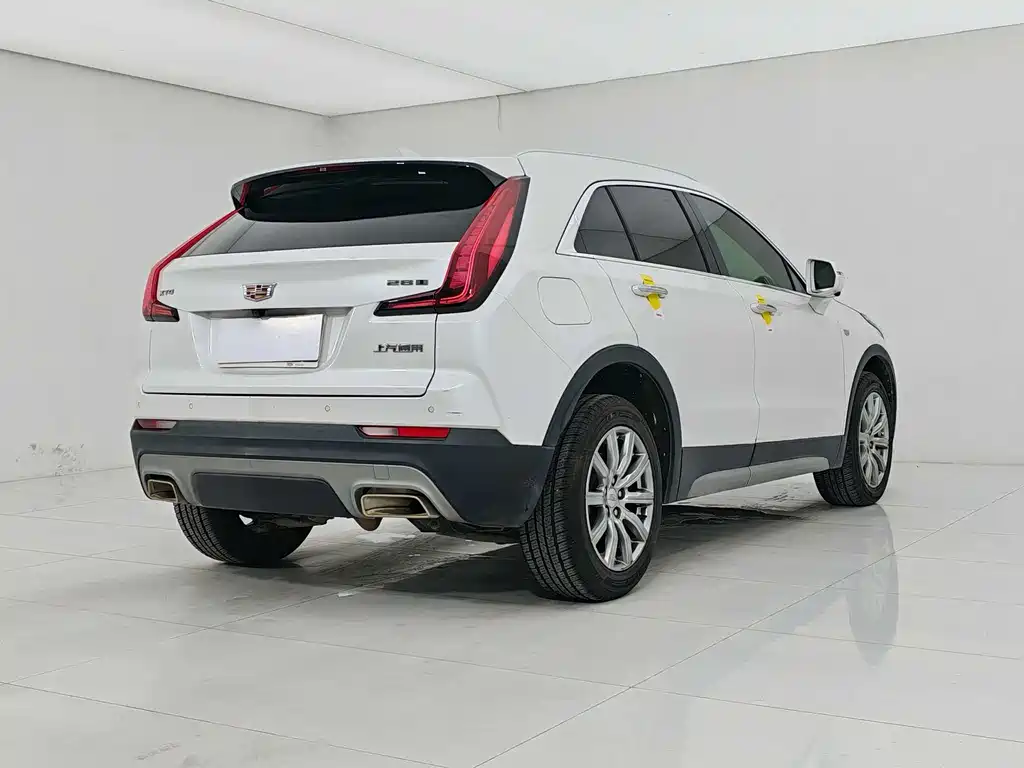 Cadillac XT4 2021 — фото 4
