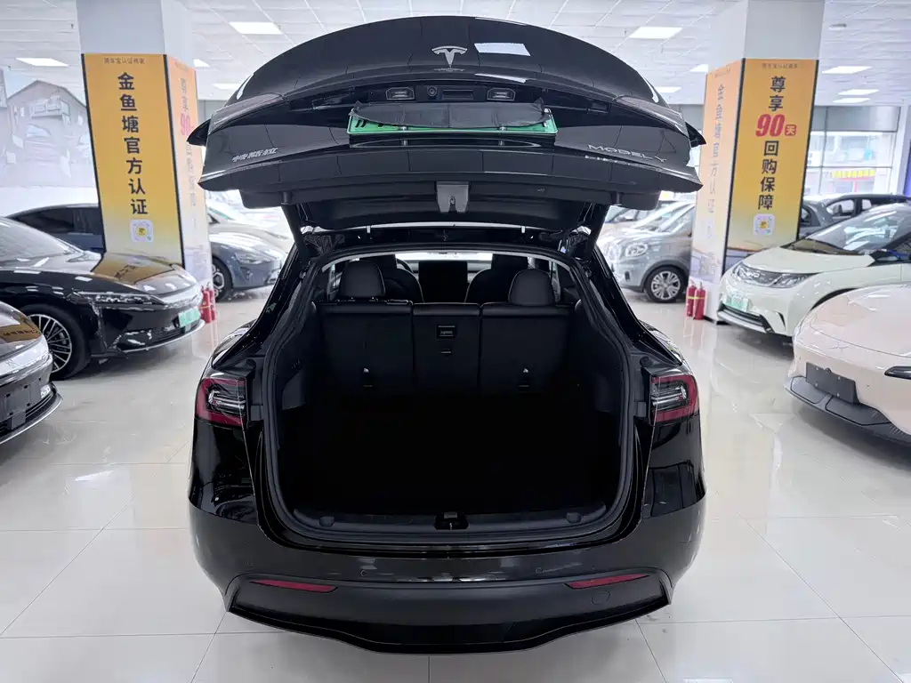 Tesla Model Y 2022 — фото 10