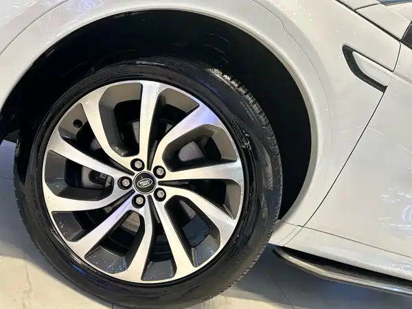Land Rover Discovery Sport 2022