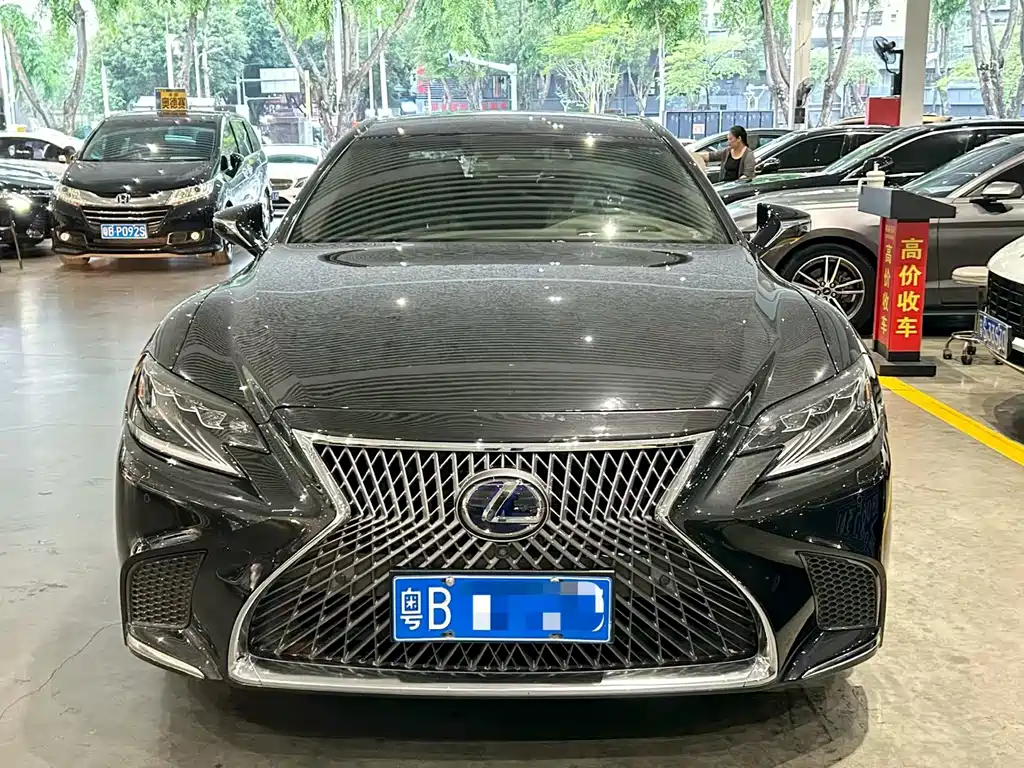 Lexus LS 2018 — фото 2