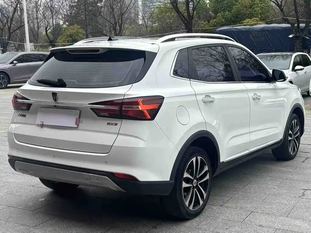 Roewe RX3 2020 — фото 10