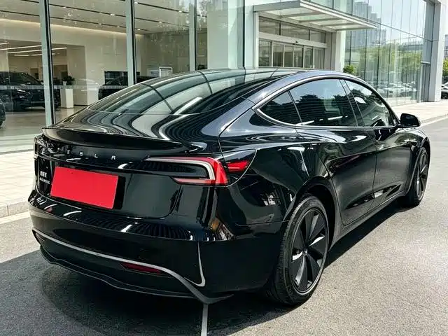 Tesla Model 3 2024 — фото 4