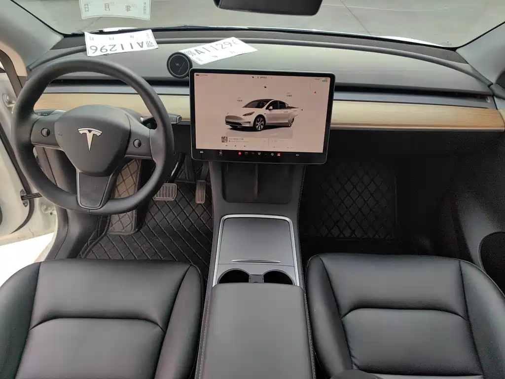Tesla Model Y 2022 — фото 9