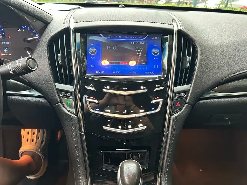 Cadillac ATS-L 2015 — фото 13