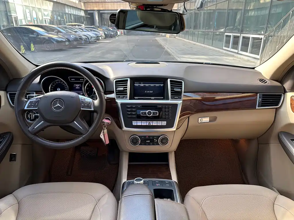 Mercedes-Benz M-Class 2015 — фото 10
