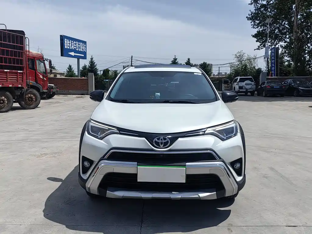 Toyota RAV4 2019 — фото 2