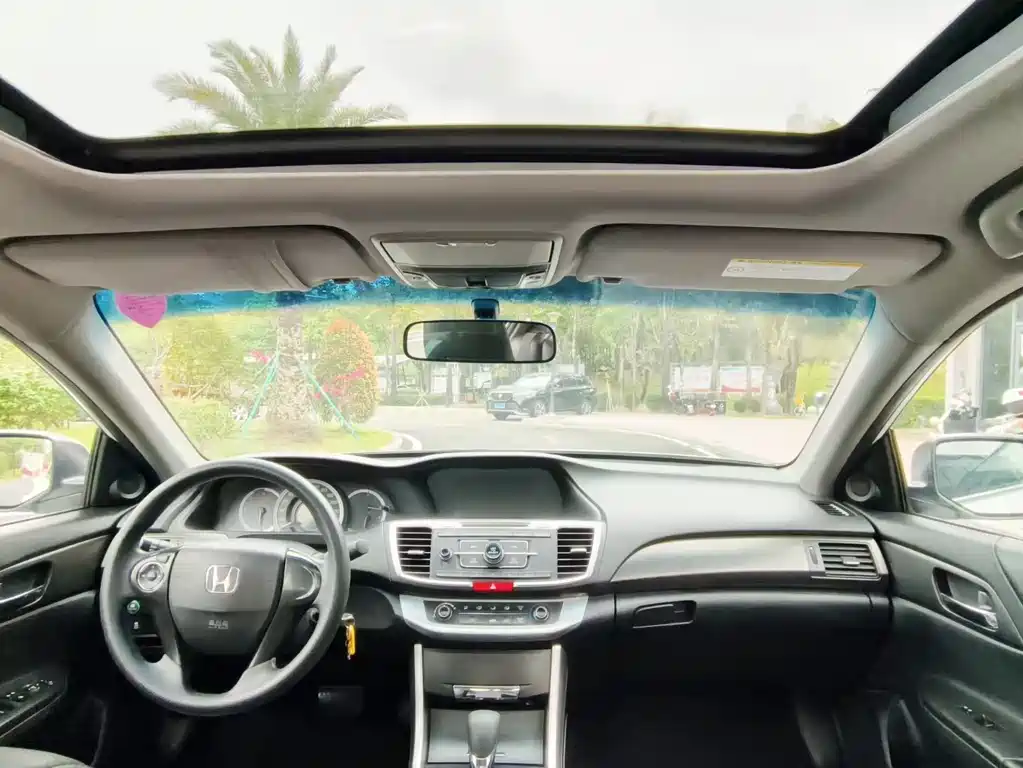 Honda Accord 2015 — фото 9
