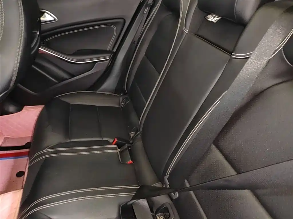 Mercedes-Benz GLA 2018 — фото 13