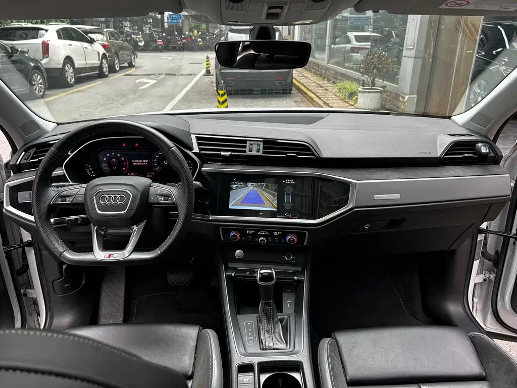 Audi Q3 Sportback 2020 — фото 10