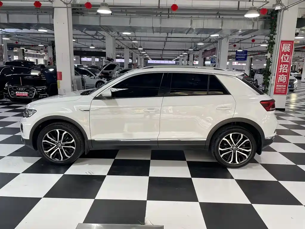 Volkswagen T-Roc 2023 — фото 12