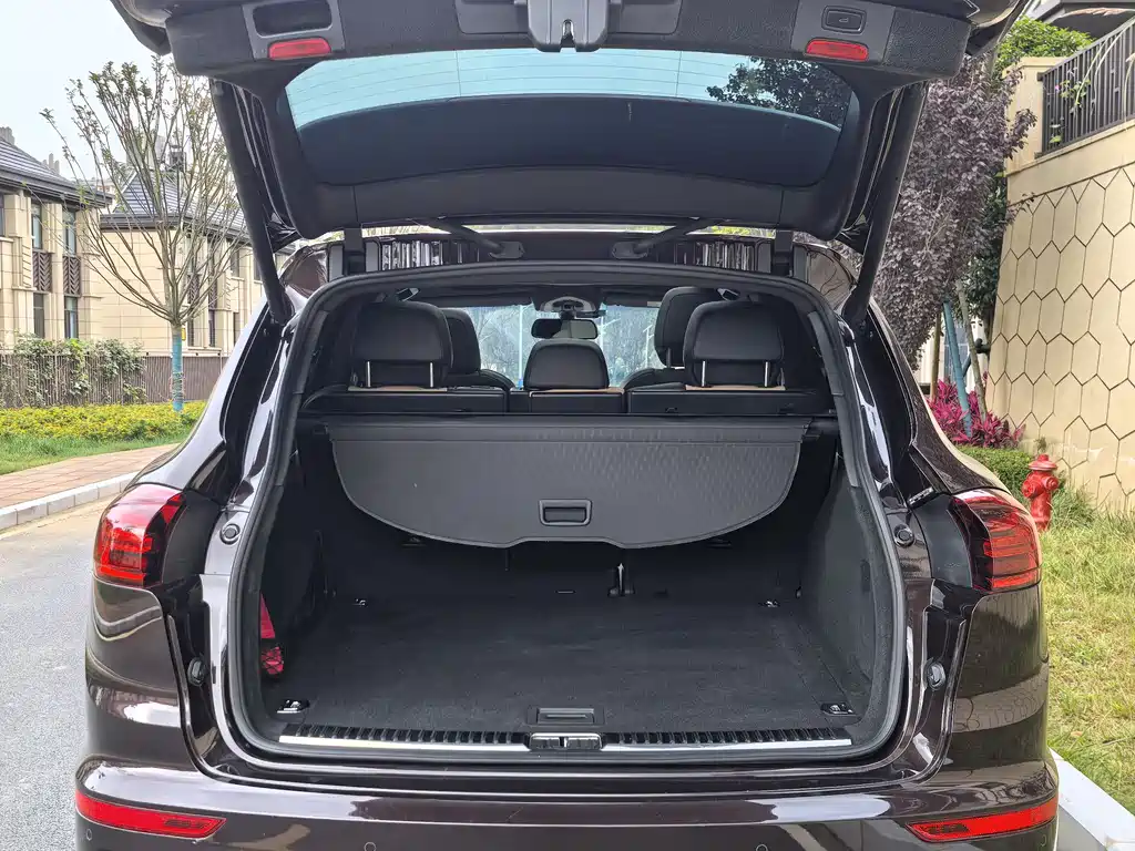 Porsche Cayenne 2016 — фото 13