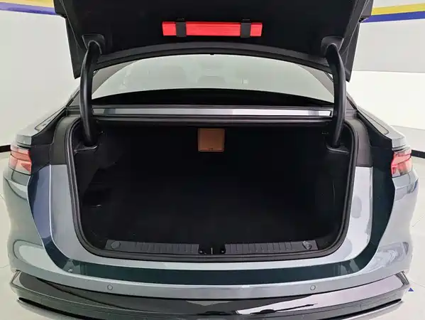 BYD Han L 2025