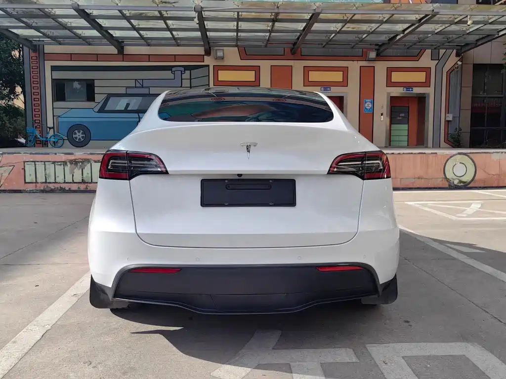 Tesla Model Y 2022 — фото 14