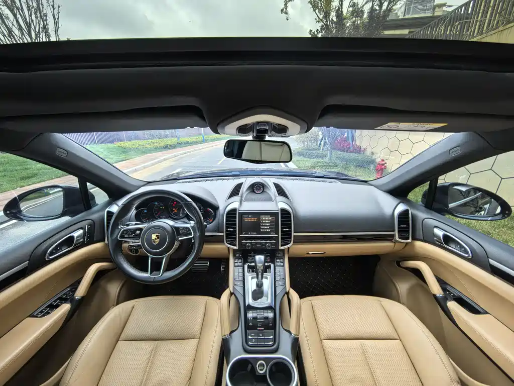 Porsche Cayenne 2016 — фото 11