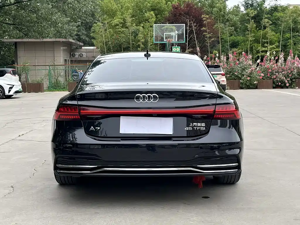 Audi A7L 2024 — фото 4