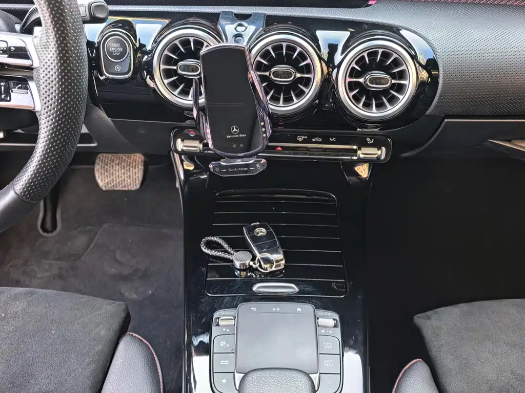 Mercedes-Benz A-Class 2023 — фото 9
